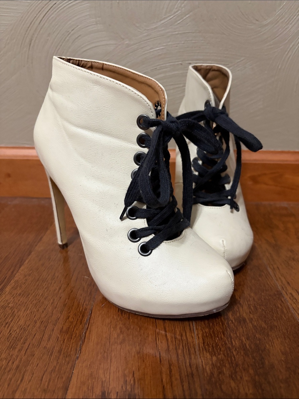 Women’s Off-White Lace-Up High Heel Ankle Boots (size 6.5)